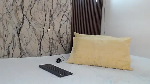 Snapshot of MartinaGuzmann chatting on March 6, 2025, 7:57 am MartinaGuzmann online show from March 6, 2025, 7:57 am