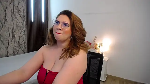 Snapshot of MartinaGuzmann chatting on March 8, 2025, 1:50 am MartinaGuzmann online show from March 8, 2025, 1:50 am