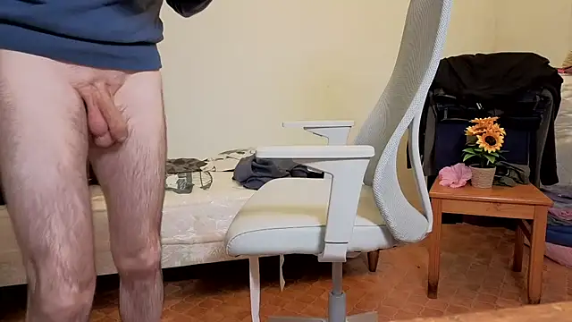 Snapshot of SteveStiffbone chatting on October 21, 2025, 9:48 pm SteveStiffbone online show from October 21, 2025, 9:48 pm