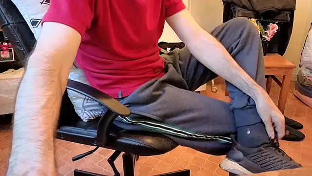 Snapshot of SteveStiffbone chatting on November 14, 2025, 3:55 pm SteveStiffbone online show from November 14, 2025, 3:55 pm