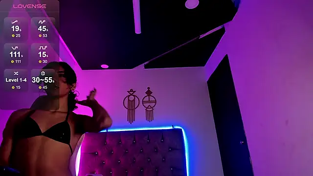 MiaCavallii  online show from March 11, 2025, 2:54 am