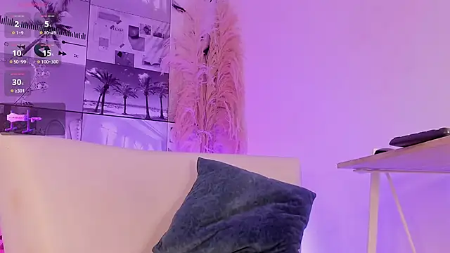 MiaCavallii  online show from October 11, 2025, 3:06 am