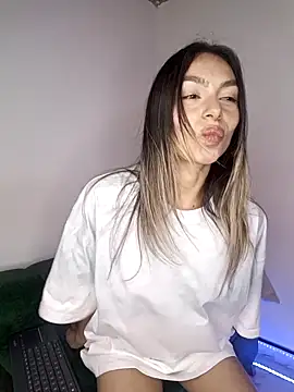 Snapshot of Karolgood3 chatting on September 20, 2025, 4:35 am Karolgood3 online show from September 20, 2025, 4:35 am