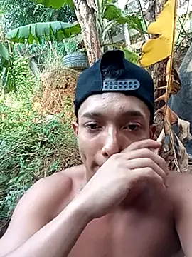 Snapshot of tayson_ chatting on March 5, 2025, 9:04 pm tayson online show from March 5, 2025, 9:04 pm