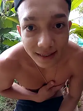 Snapshot of tayson_ chatting on March 13, 2025, 11:41 am tayson online show from March 13, 2025, 11:41 am