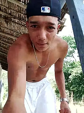 Snapshot of tayson_ chatting on June 22, 2026, 6:38 pm tayson online show from June 22, 2026, 6:38 pm