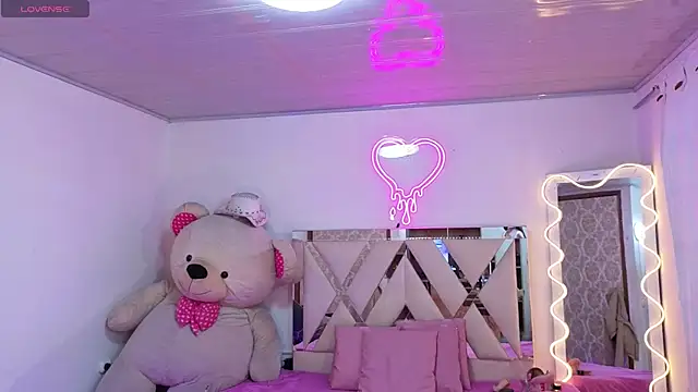 Jazmin tay online show from December 1, 2025, 11:48 am