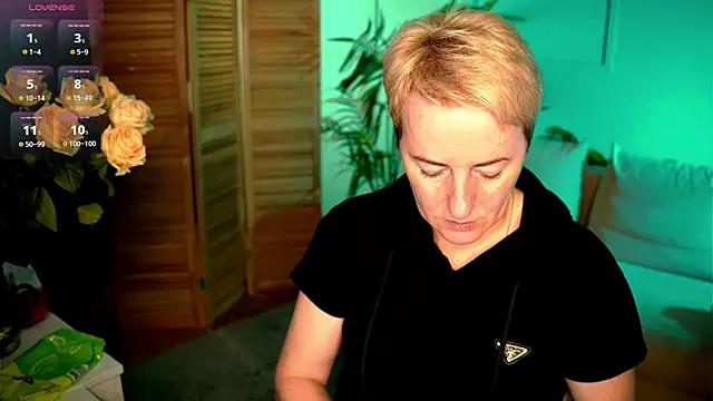 Nika Smit online show from September 27, 2025, 5:23 am