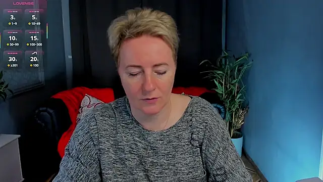 Snapshot of Nika_Smit chatting on May 22, 2026, 8:53 am Nika Smit online show from May 22, 2026, 8:53 am