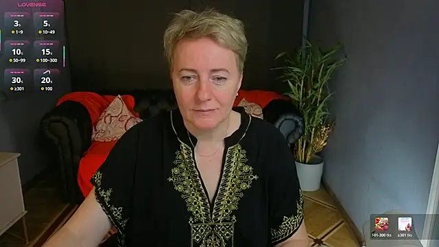 Snapshot of Nika_Smit chatting on May 24, 2026, 5:12 am Nika Smit online show from May 24, 2026, 5:12 am