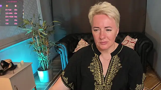 Snapshot of Nika_Smit chatting on July 3, 2026, 9:05 am Nika Smit online show from July 3, 2026, 9:05 am