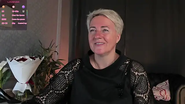 Snapshot of Nika_Smit chatting on July 25, 2026, 5:05 am Nika Smit online show from July 25, 2026, 5:05 am