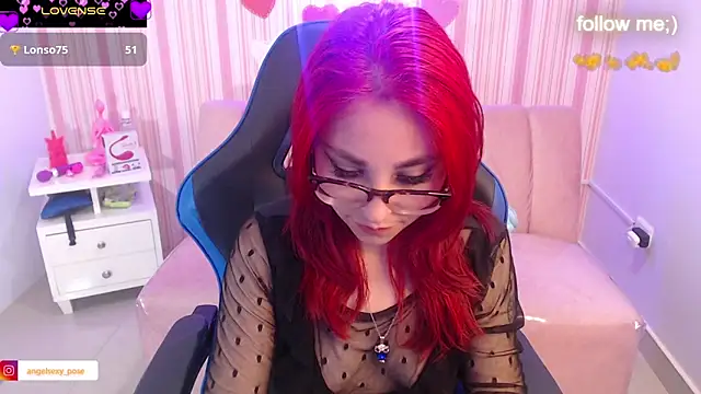 abril ch  online show from March 5, 2025, 2:01 pm