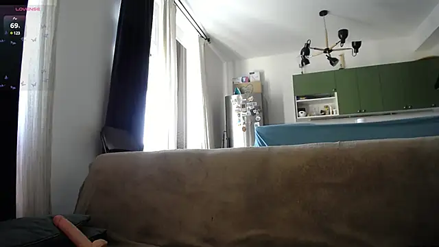 Blond Woman online show from February 19, 2025, 9:28 am