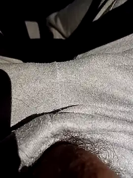 ManuRod1981 online show from November 18, 2025, 8:02 pm