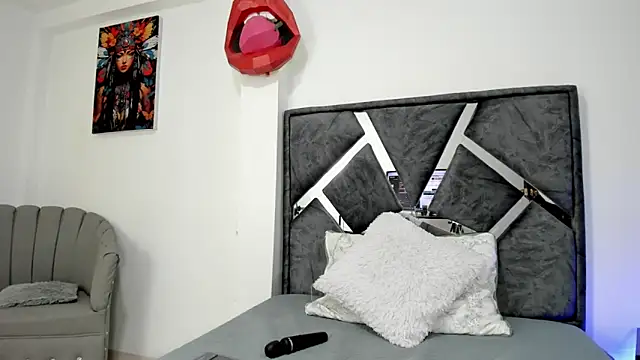 Domina0 online show from April 9, 2026, 11:59 am