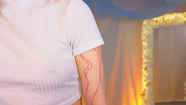 AlisiaSpinnet  online show from January 20, 2025, 1:21 pm