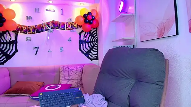 1Sloppy Fox4 online show from October 24, 2025, 8:55 am