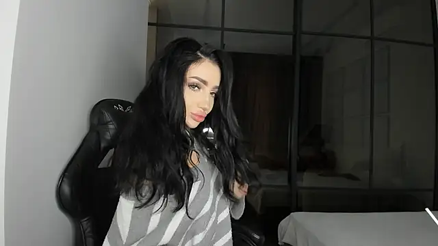 NancyLovee  online show from September 18, 2025, 10:28 am