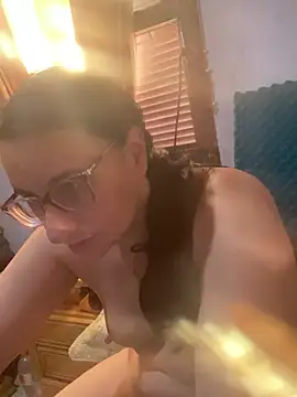 gloria7v05 online show from March 11, 2025, 11:55 am