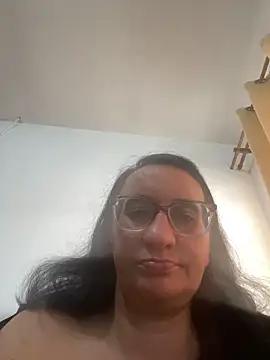 gloria7v05 online show from December 17, 2025, 3:18 pm