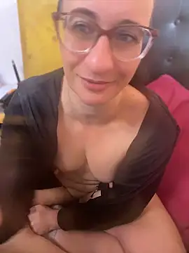 Snapshot of gloria7v05 chatting on June 10, 2026, 3:00 pm gloria7v05 online show from June 10, 2026, 3:00 pm