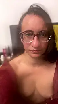 Snapshot of gloria7v05 chatting on July 5, 2026, 1:56 am gloria7v05 online show from July 5, 2026, 1:56 am