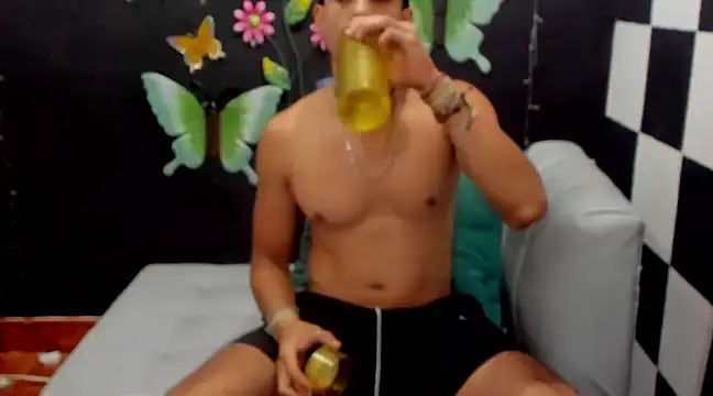 MikeRose94 online show from February 11, 2025, 8:52 pm