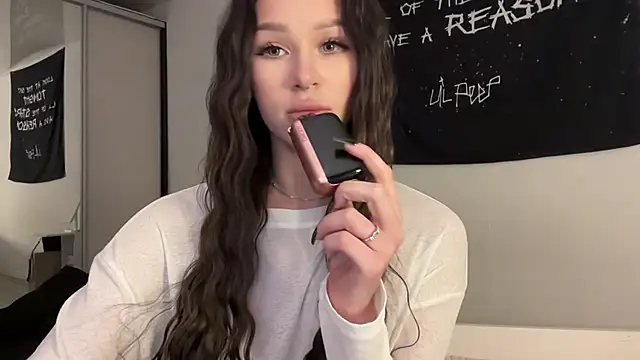 ur molly online show from February 24, 2026, 10:24 am