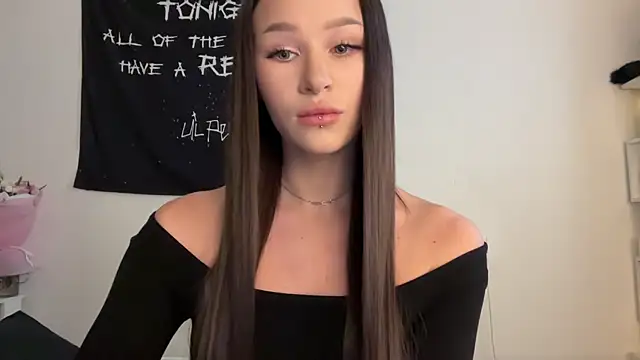 ur molly online show from March 7, 2026, 4:53 am