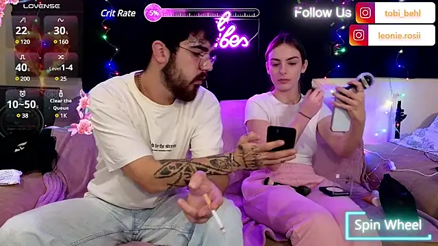 Snapshot of MrAndMrsSavage chatting on December 1, 2024, 8:09 pm MrAndMrsSavage online show from December 1, 2024, 8:09 pm