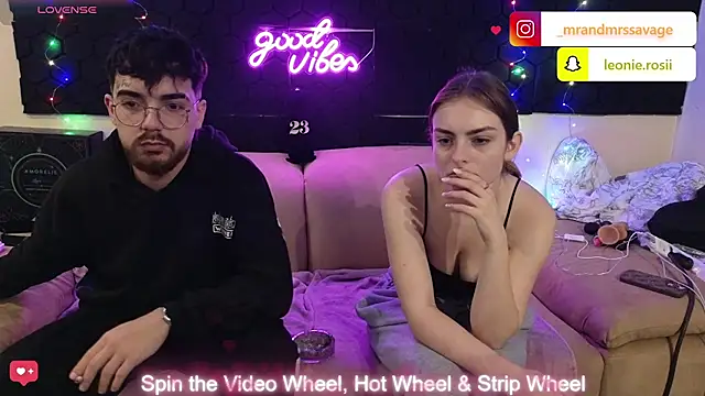 Snapshot of MrAndMrsSavage chatting on December 23, 2024, 10:33 pm MrAndMrsSavage online show from December 23, 2024, 10:33 pm