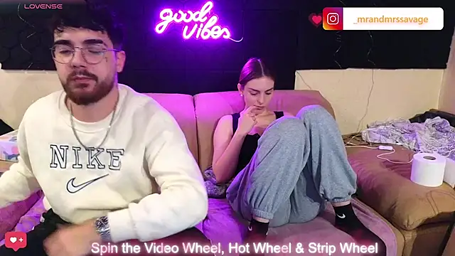 Snapshot of MrAndMrsSavage chatting on January 4, 2025, 8:27 pm MrAndMrsSavage online show from January 4, 2025, 8:27 pm