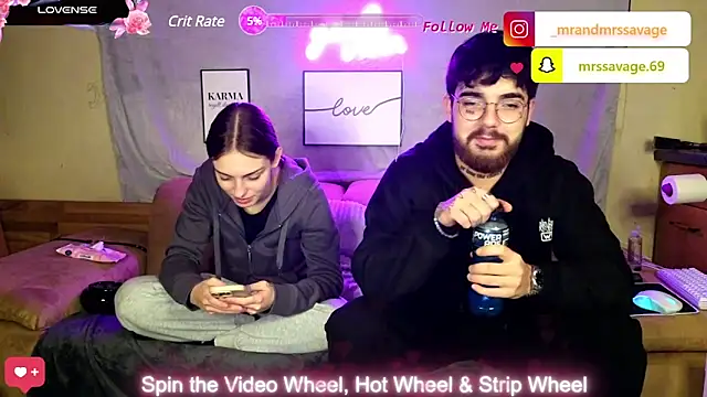 Snapshot of MrAndMrsSavage chatting on January 24, 2025, 7:49 pm MrAndMrsSavage online show from January 24, 2025, 7:49 pm