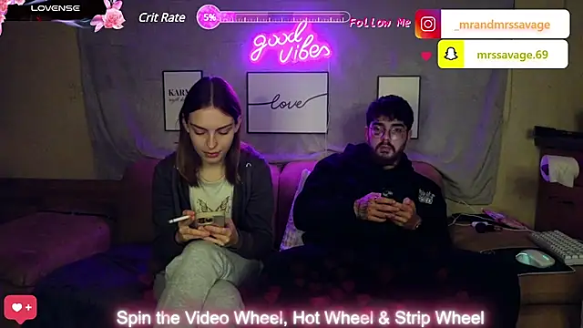 Snapshot of MrAndMrsSavage chatting on January 26, 2025, 3:36 pm MrAndMrsSavage online show from January 26, 2025, 3:36 pm