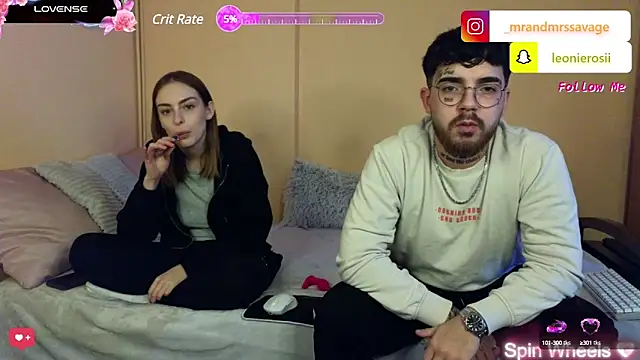 Snapshot of MrAndMrsSavage chatting on February 5, 2025, 2:48 pm MrAndMrsSavage online show from February 5, 2025, 2:48 pm