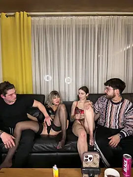 Snapshot of MrAndMrsSavage chatting on March 14, 2025, 11:53 pm MrAndMrsSavage online show from March 14, 2025, 11:53 pm