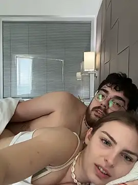 Snapshot of MrAndMrsSavage chatting on March 22, 2025, 1:30 pm MrAndMrsSavage online show from March 22, 2025, 1:30 pm