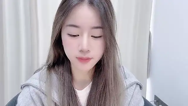 Snapshot of chloe-01 chatting on December 5, 2024, 4:53 am chloe-01 online show from December 5, 2024, 4:53 am