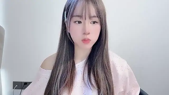 Snapshot of chloe-01 chatting on November 30, 2025, 4:05 am chloe-01 online show from November 30, 2025, 4:05 am