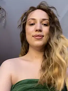 Emily the temptress  online show from March 13, 2025, 6:37 am