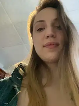 Emily the temptress  online show from March 16, 2025, 3:25 am