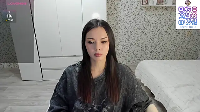 young belle  online show from October 6, 2025, 11:51 am