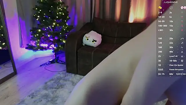 Snapshot of UrLittleVikky chatting on December 20, 2024, 8:01 pm UrLittleVikky online show from December 20, 2024, 8:01 pm