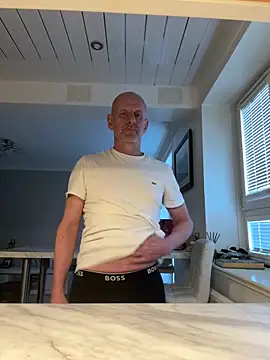 malematureisbest online show from December 19, 2025, 11:50 am