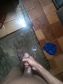 Snapshot of Magroveiudo chatting on December 14, 2025, 9:19 pm Magroveiudo online show from December 14, 2025, 9:19 pm