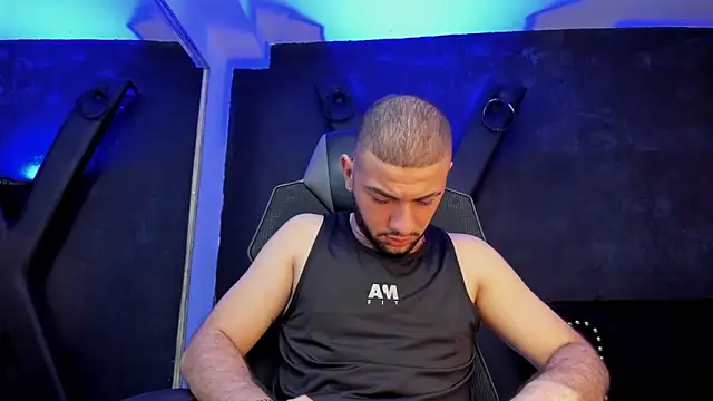 MaximusDick1  online show from September 14, 2025, 3:05 am