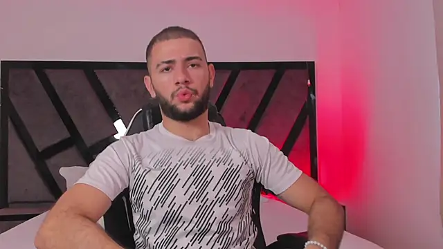 MaximusDick1  online show from February 6, 2026, 12:30 pm