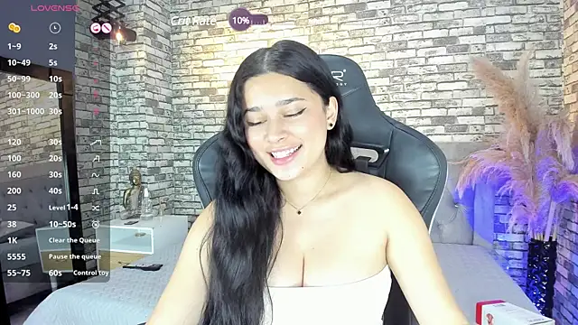 ariadna milano online show from January 7, 2025, 3:44 pm