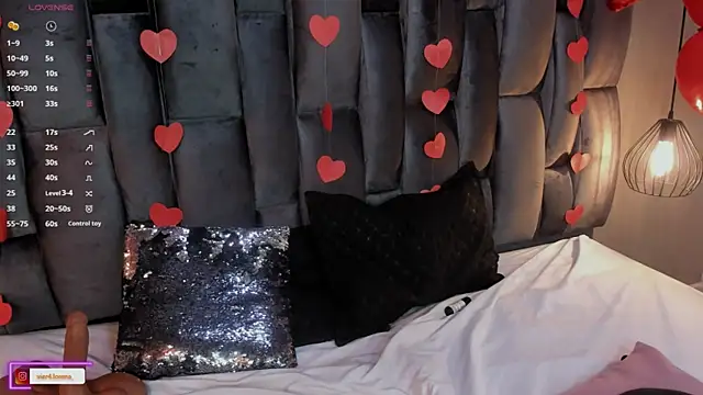 Lorena Vieira  online show from February 13, 2025, 2:12 am